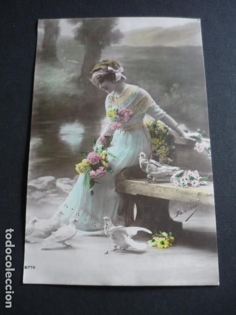 Postales: MUJER ELEGANTE POSTAL - Foto 1