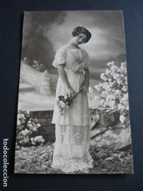 Postales: MUJER ELEGANTE POSTAL - Foto 1