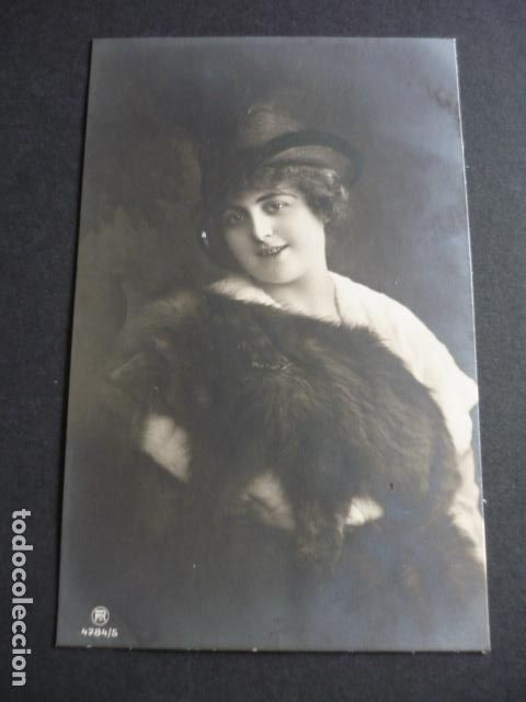 Postales: MUJER ELEGANTE POSTAL - Foto 1