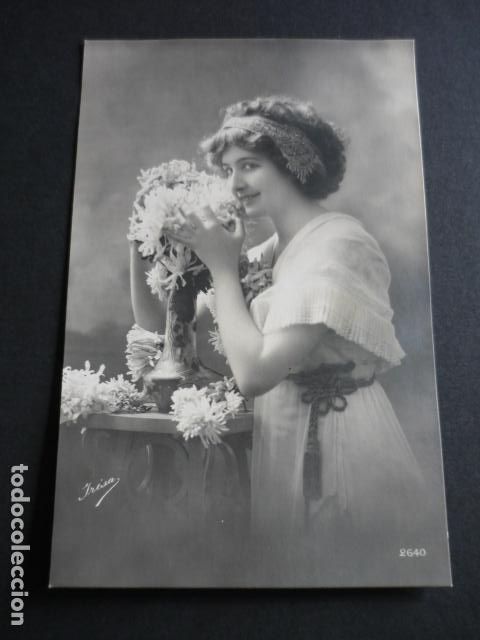 Postales: MUJER ELEGANTE POSTAL - Foto 1