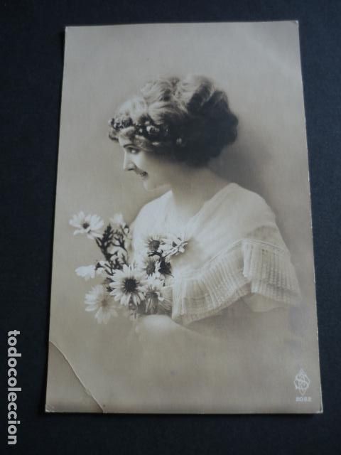 Postales: MUJER ELEGANTE POSTAL - Foto 1