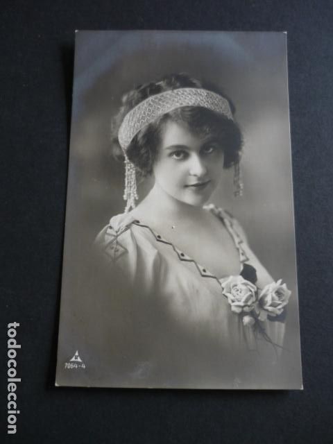 Postales: MUJER ELEGANTE POSTAL - Foto 1
