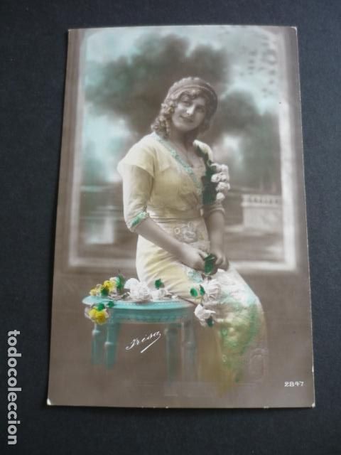 Postales: MUJER ELEGANTE POSTAL - Foto 1