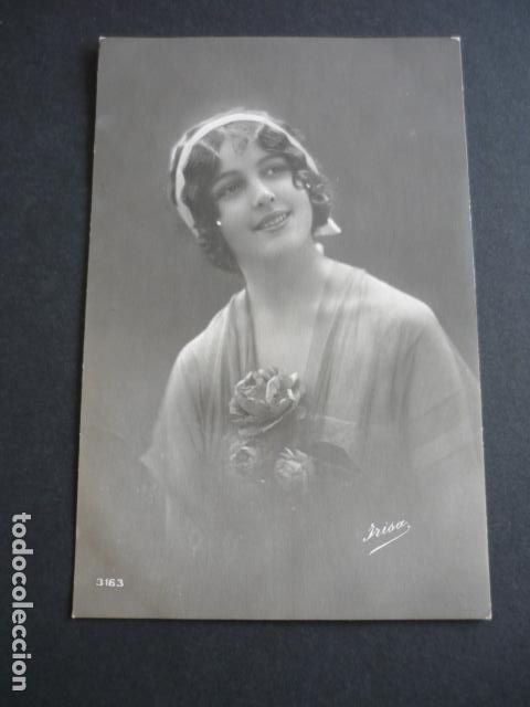 Postales: MUJER ELEGANTE POSTAL - Foto 1