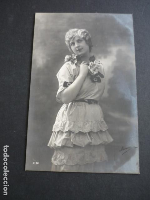 Postales: MUJER ELEGANTE POSTAL - Foto 1