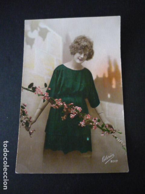 Postales: MUJER ELEGANTE POSTAL - Foto 1