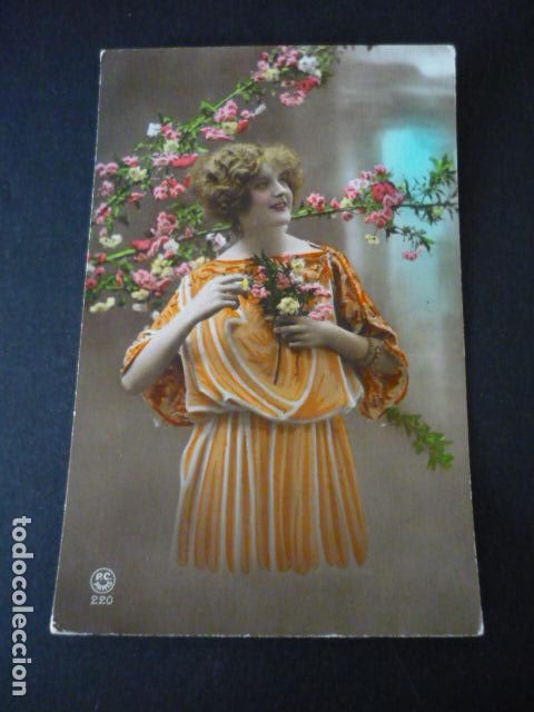 Postales: MUJER ELEGANTE POSTAL - Foto 1