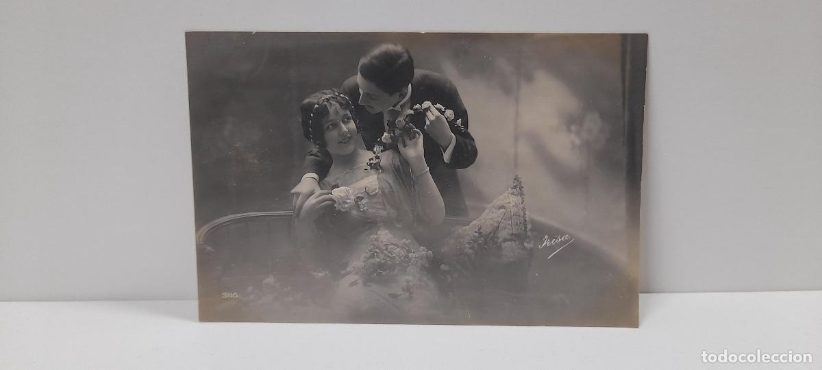 Cartoline: ANTIGUA POSTAL DE UNA PAREJA DE ENAMORADOS . ESCRITA Y FECHADA EN 1916