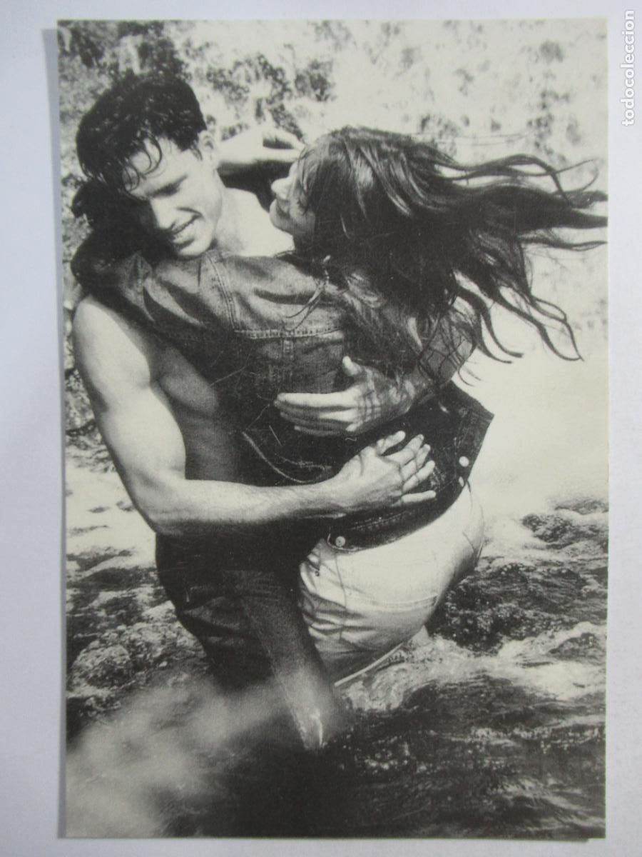 Postales: Postal chico chica rom&aacute;ntica pareja - S/C