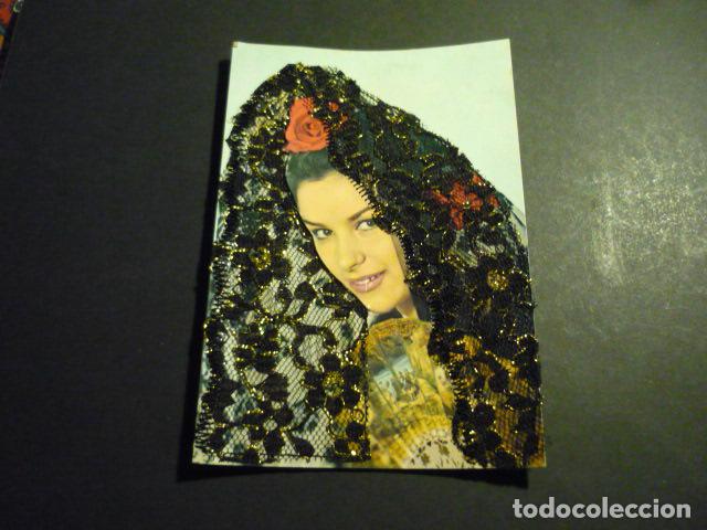 Postcards: MUJER ESPA&Ntilde;OLA CON MANTILLA EN TELA POSTAL