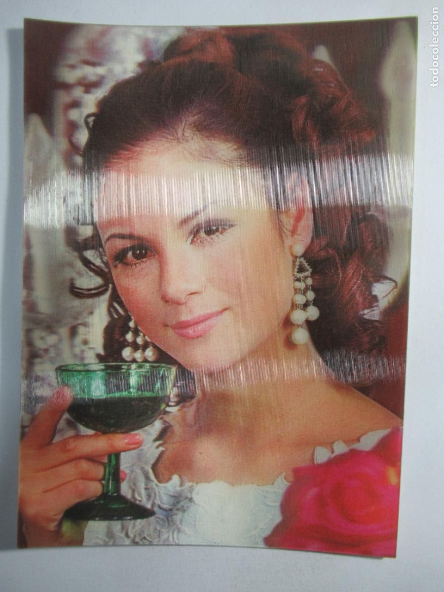 Postales: Postal 3D Tridimensional - Mujer gui&ntilde;ando el ojo con el movimiento - S/C