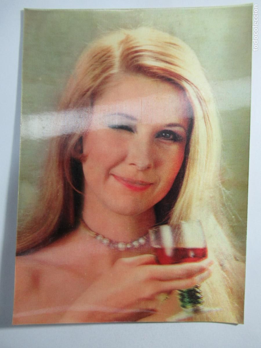 Postales: Postal 3D Tridimensional - Mujer gui&ntilde;ando el ojo y sonriendo con el movimiento - Escrita