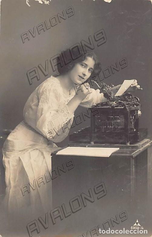 Cartoline: Postal espa&ntilde;ola de una Se&ntilde;ora con una M&aacute;quina de escribir - 1911 - Escrita