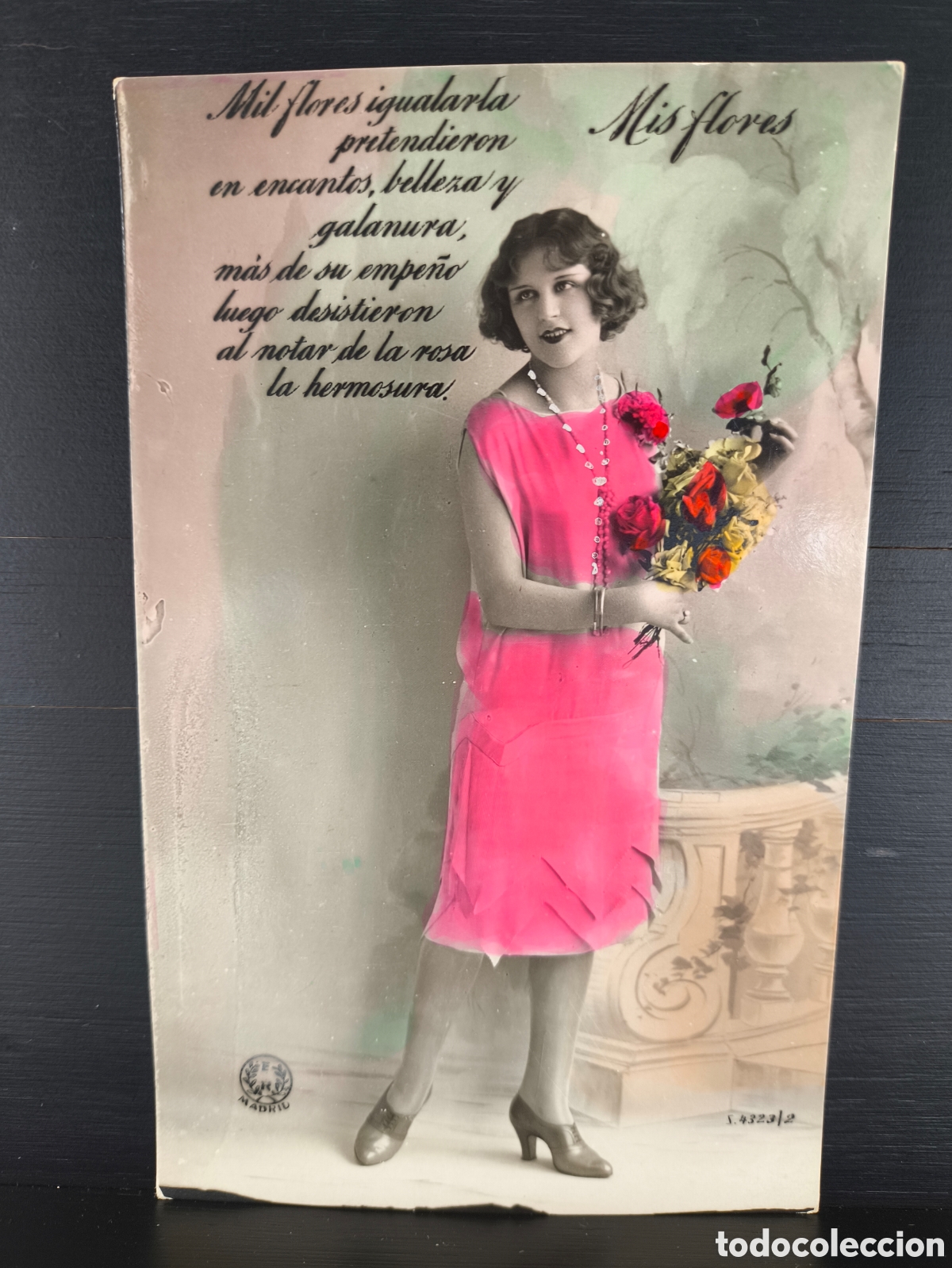 Postales: Antigua postal fotogr&aacute;fica coloreada mujer joven flores Art D&eacute;co rom&aacute;ntica fantas&iacute;a art&iacute;stica