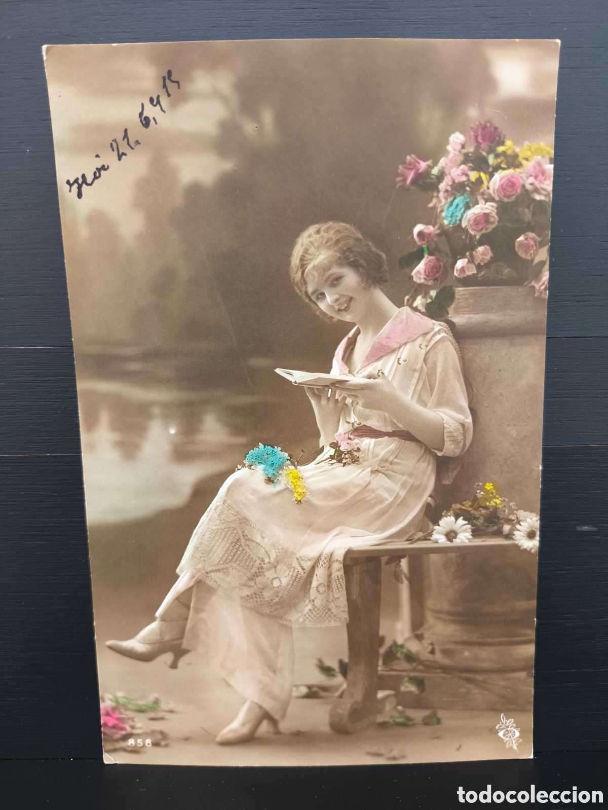 Postales: Antigua postal fotogr&aacute;fica coloreada retrato de mujer joven elegante Art Nouveau rom&aacute;ntica fantas&iacute;a