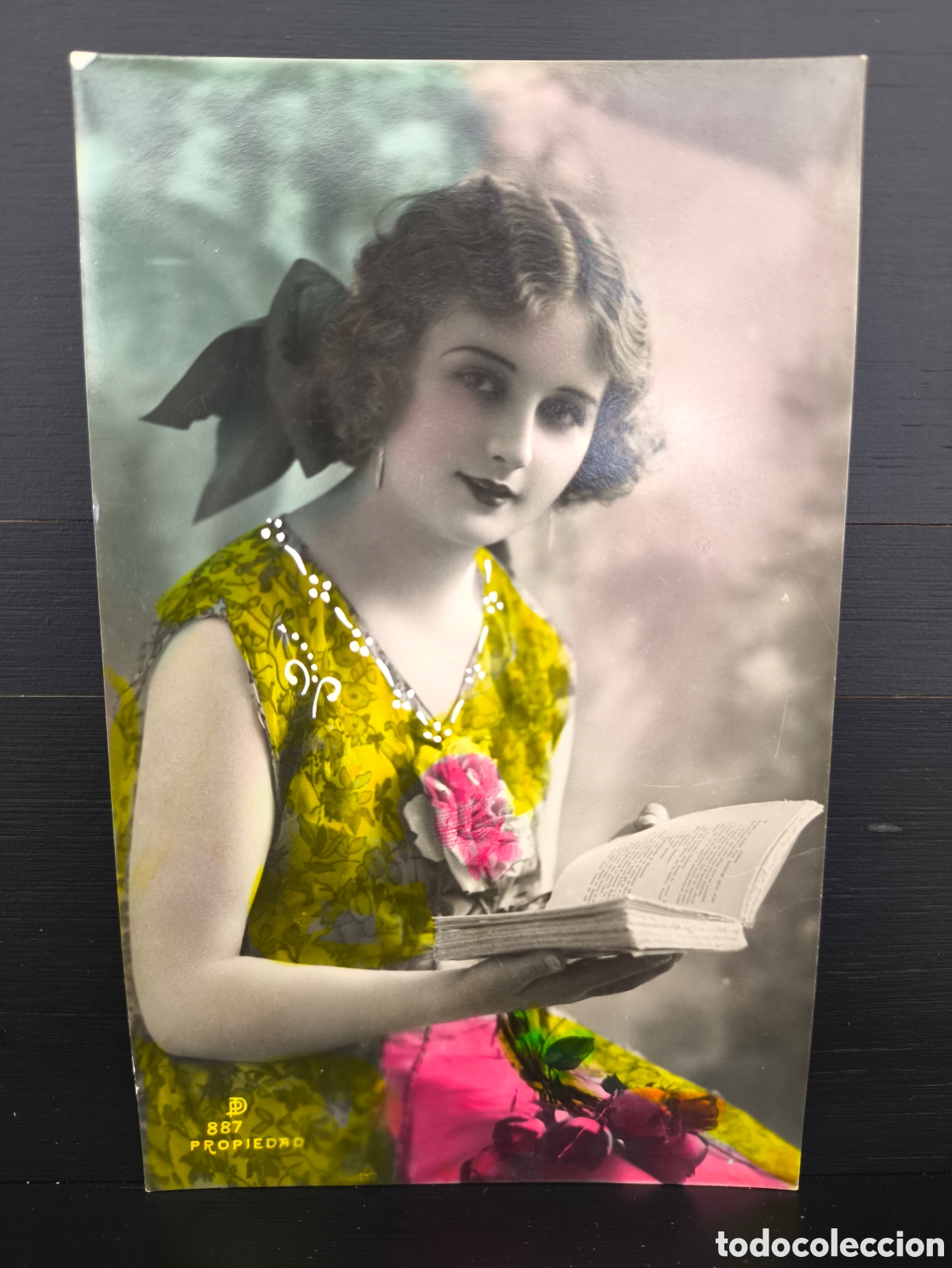 Postales: Antigua postal fotogr&aacute;fica coloreada retrato de mujer joven Art D&eacute;co rom&aacute;ntica fantas&iacute;a art&iacute;stica