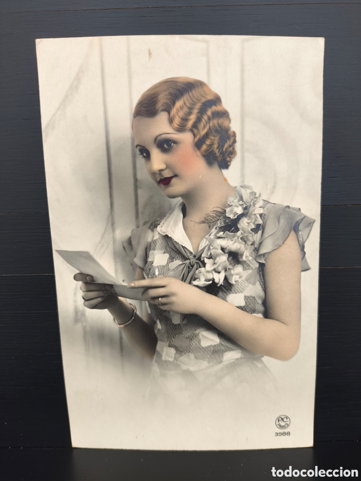 Postales: Antigua postal fotogr&aacute;fica coloreada retrato de mujer joven Art D&eacute;co rom&aacute;ntica fantas&iacute;a art&iacute;stica