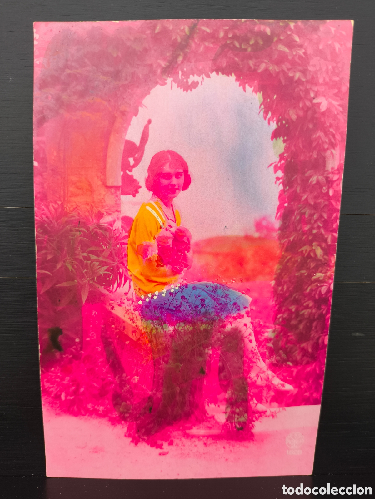 Postales: Antigua postal fotogr&aacute;fica coloreada retrato de mujer joven Art D&eacute;co rom&aacute;ntica fantas&iacute;a art&iacute;stica