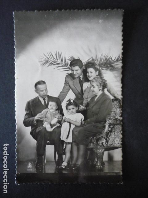 Postales: FAMILIA CON ABUELOS POSTAL
