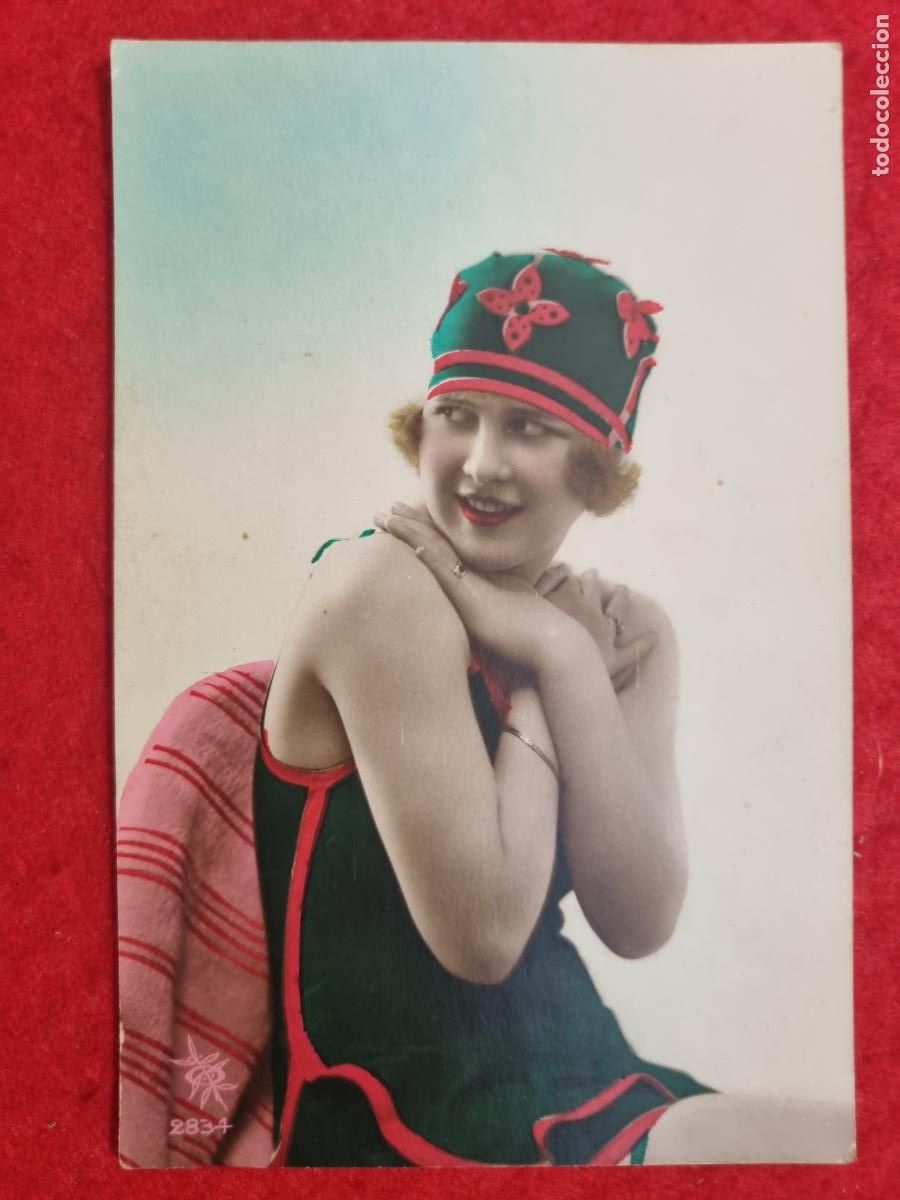 Postales: POSTAL CHICA CON BA&Ntilde;ADOR POSANDO EN ESTUDIO COLOREADA ANTIGUA ORIGINAL ORIGINAL P2467