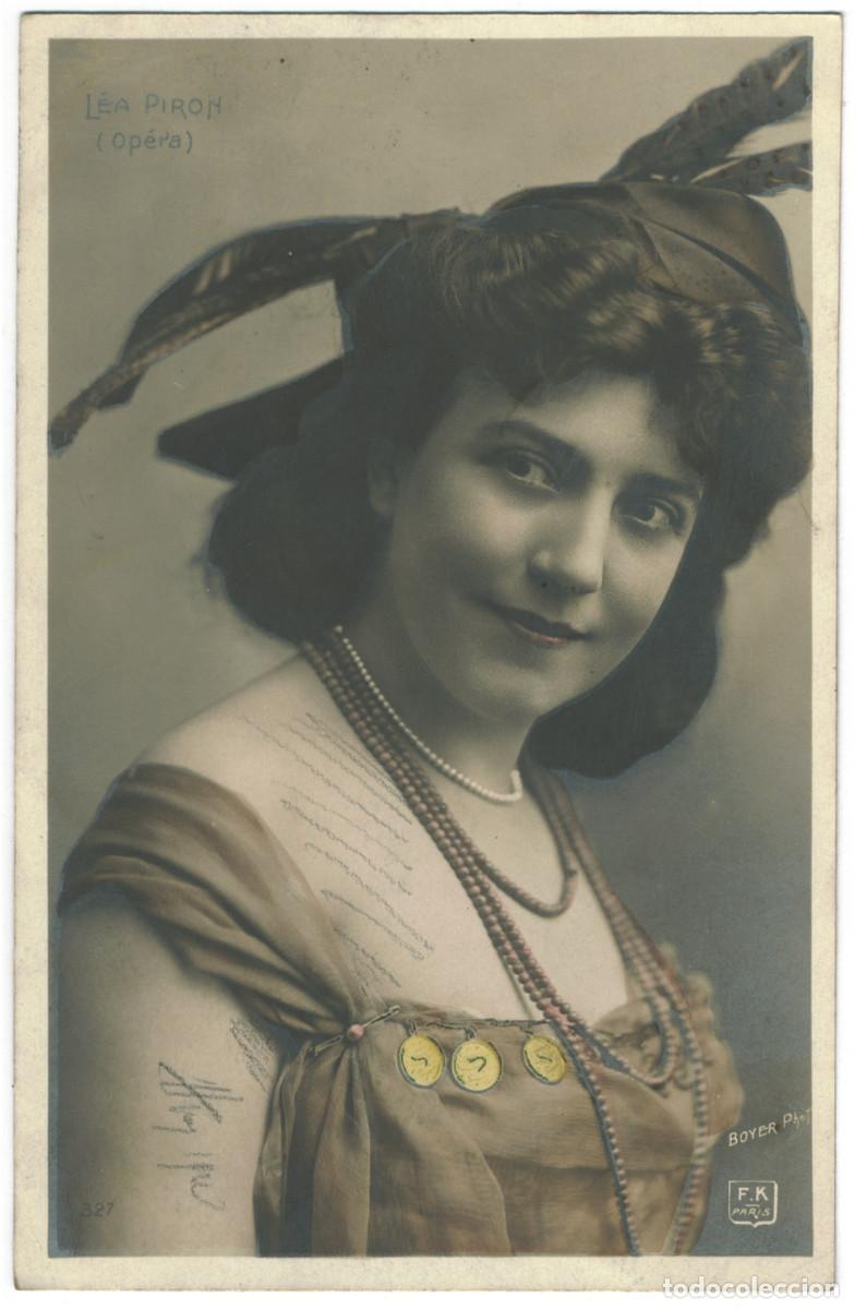 Postales: Actriz belle epoque PIRON, L&eacute;a_FK. 327. Op&eacute;ra. Photo Paul Boyer