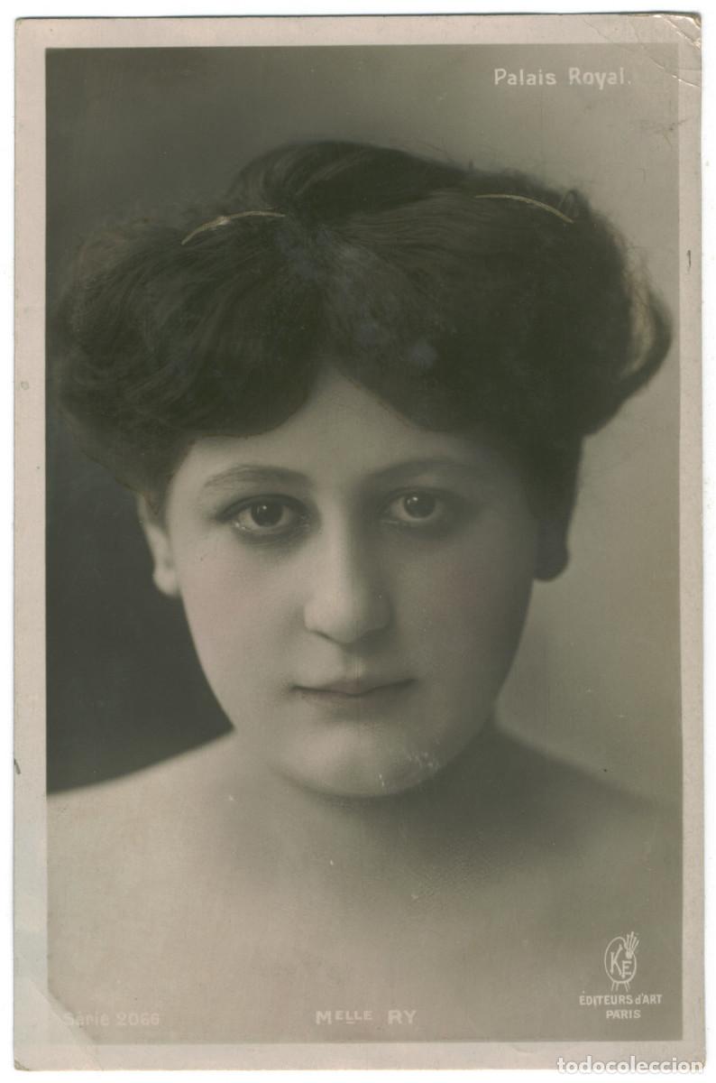 Postales: Actriz belle epoque RY, Mlle._KF. 2066. Palis Royal