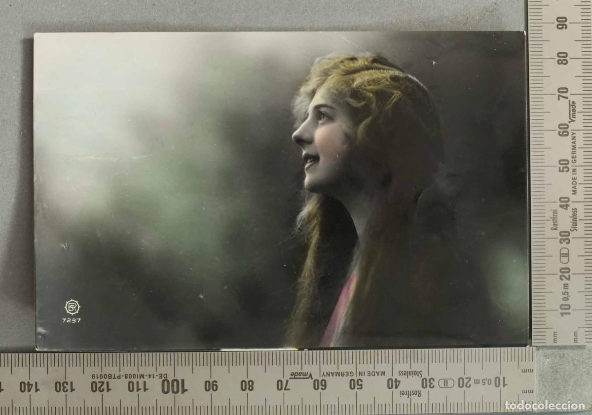 Postales: POSTAL. Mujer de perfil ILUMINADA