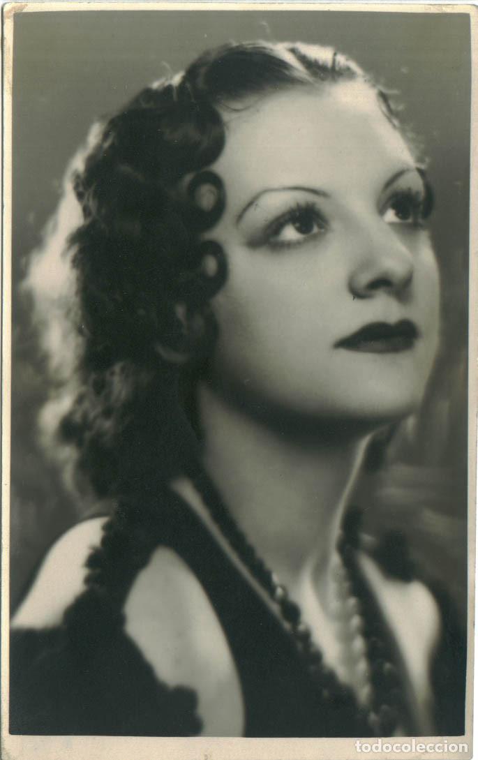 Postales: Actriz espa&ntilde;ola SOLER, Pilar (Madrid se divorcia)_Sin datos