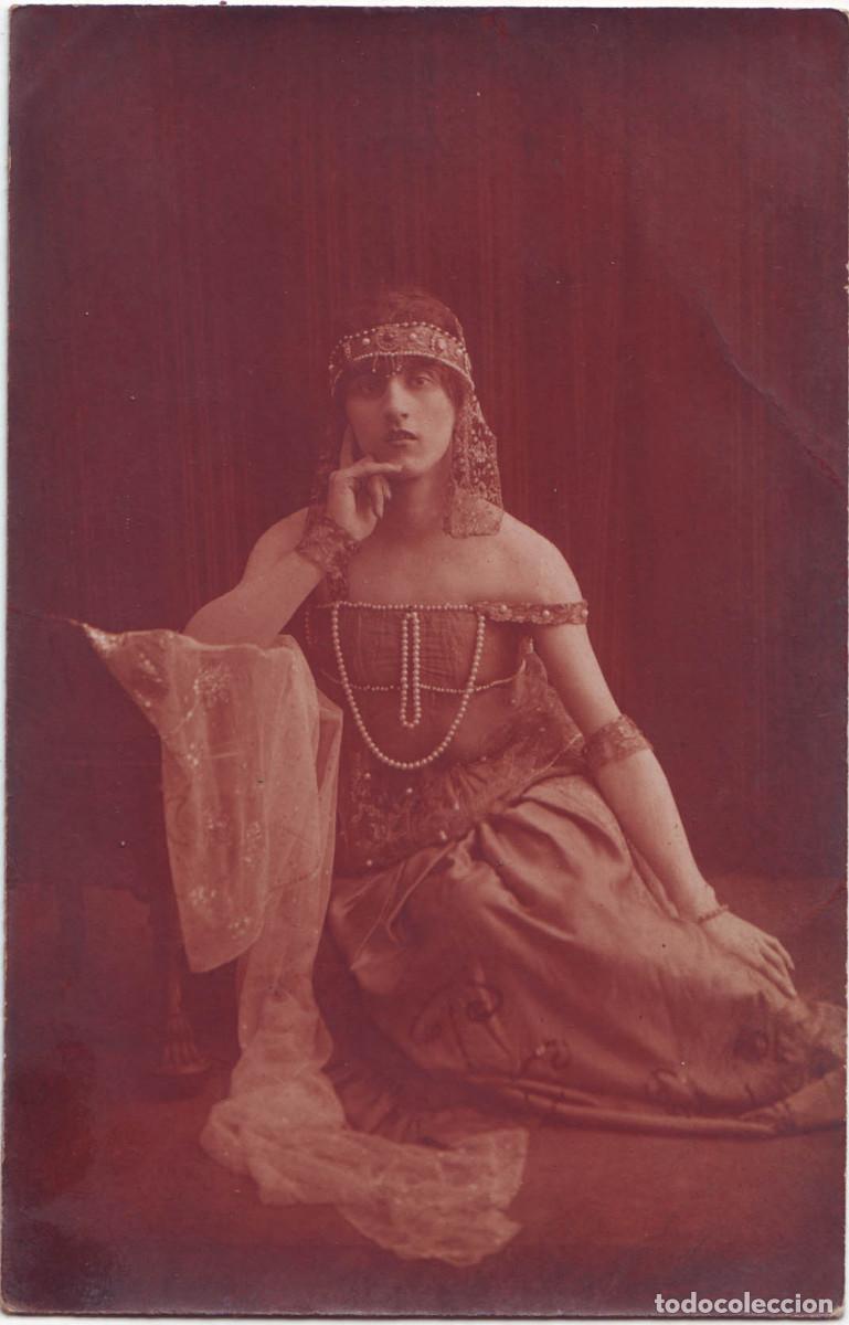 Postales: Actriz MARCY, Comtesse (Mi-car&egrave;me au bal de l'Opera)_Armbrandt (Paris. 1920)