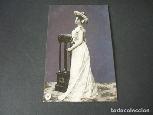 Postales: MUJER ELEGANTE POSTAL - Foto 1