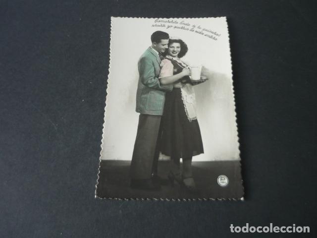 Postcards: PAREJA DE ENAMORADOS POSTAL