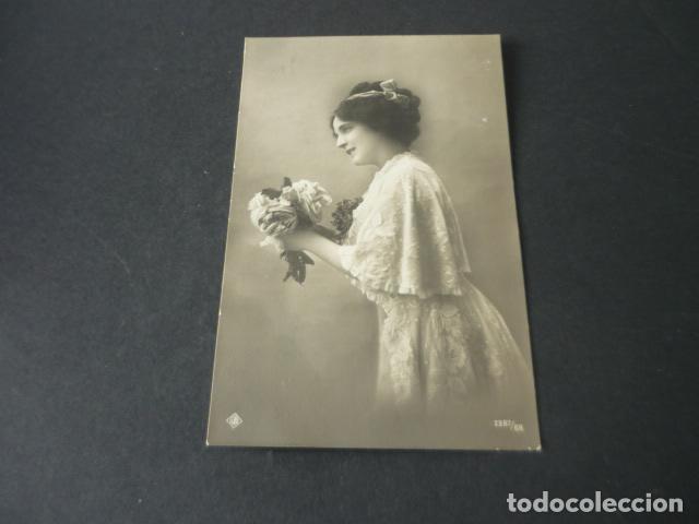 Postcards: MUJER ELEGANTE POSTAL