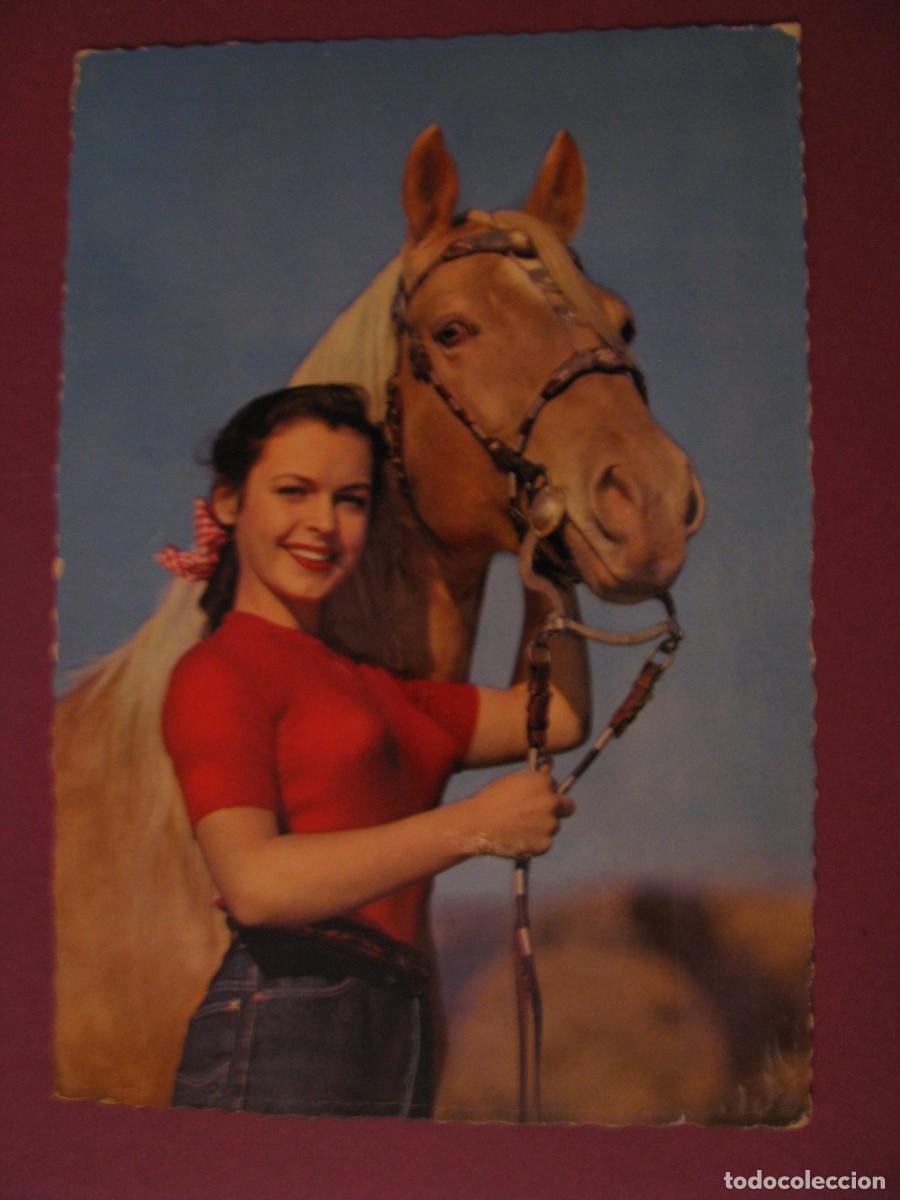 Postales: POSTAL DE ED. C. Y Z. 6078. UNA MUJER CON UN CABALLO. ESCRITA