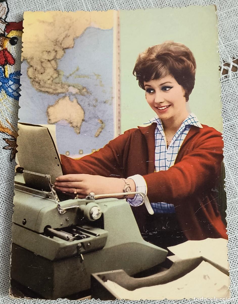 Postales: POSTAL | MUJER EN OFICINA