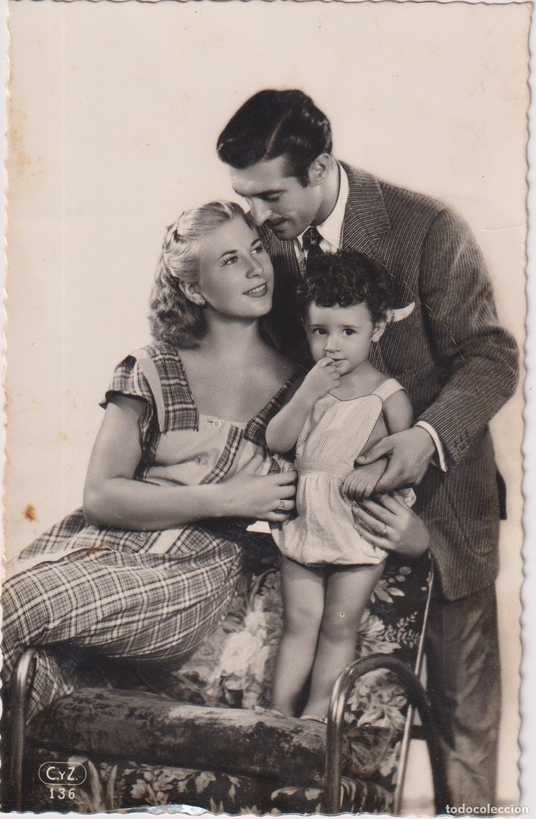 Postales: ANTIGUA POSTAL ROMANTICA FAMILIA &ndash; EDITA CyZ 136 &ndash; ESCRITA 1952