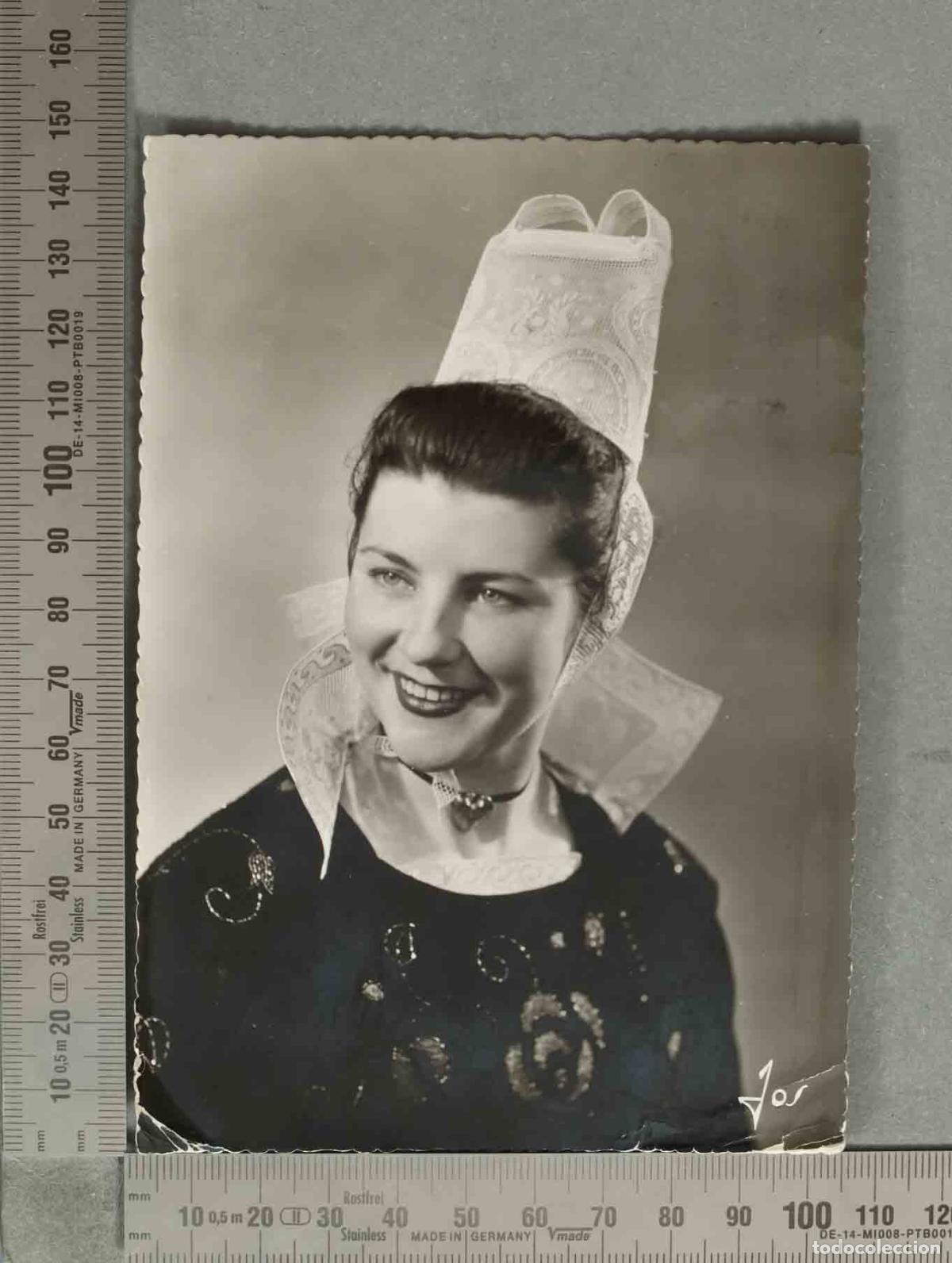 Postales: POSTAL. Bretagne - Jeune Fille en costume du pays glazig