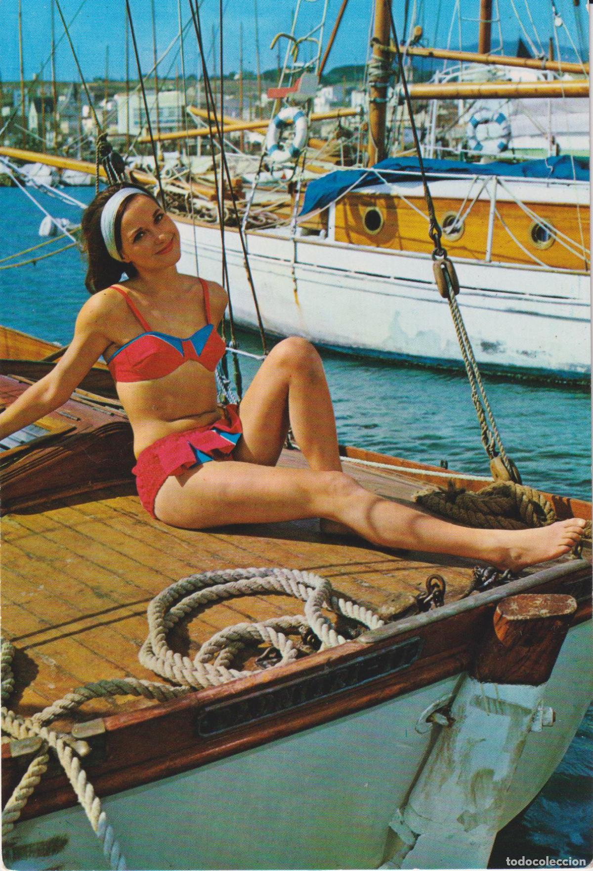 Postales: PRECIOSA MODELO EN UN BARCO CON BIQUINI - EDITA RAKER 1054 - S/C