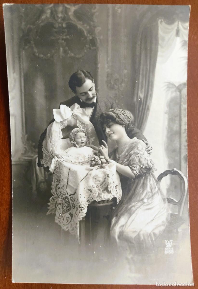 Postales: POSTAL PAREJA CON UN BEB&Eacute; DE JUGUETE - PARIS 6159