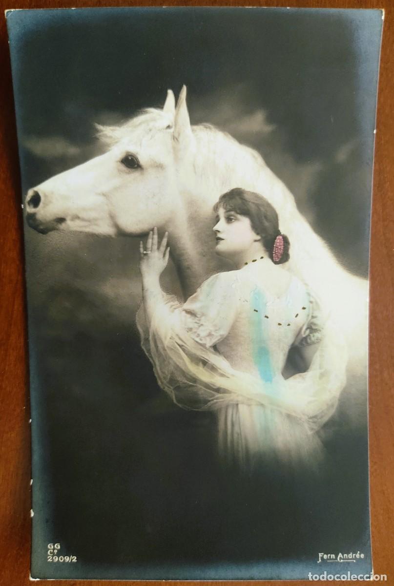Postales: POSTAL COLOREADA MUJER CON CABALLO - GG CO. 2909/2 FERN ANDR&Eacute;&Eacute;