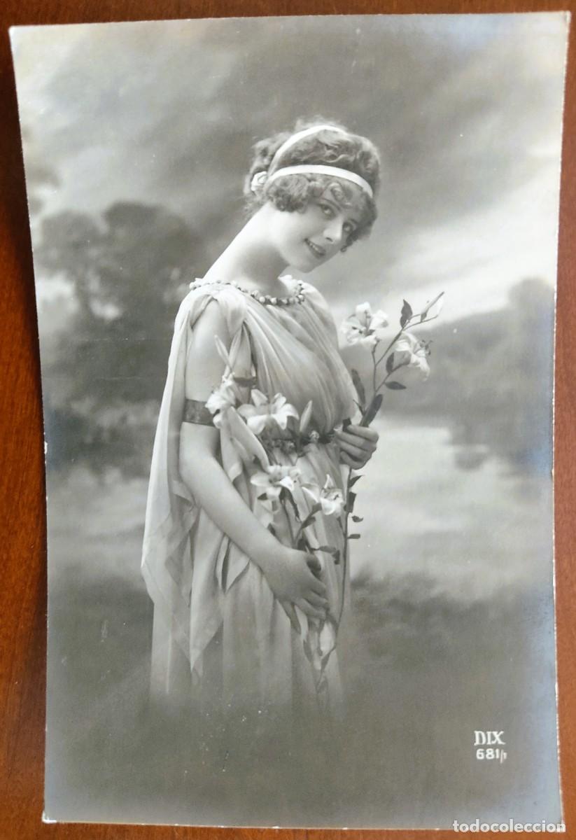 Postales: POSTAL DE UNA JOVEN CON ROPA CL&Aacute;SICA - DIX 681/1 - CIRCULADA A MANRESA A&Ntilde;O 1917