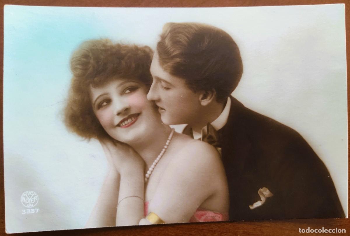 Postales: POSTAL COLOREADA DE UNA JOVEN PAREJA - A. NOYER 3337 - CIRCULADA A MANRESA A&Ntilde;O 1922