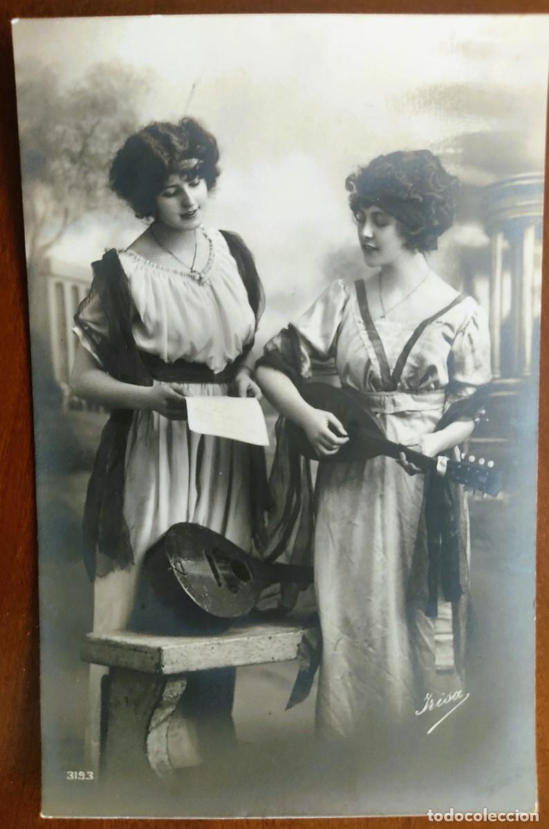 Postales: POSTAL DE DOS MUJERES JOVENES TOCANDO EL LAUD - IRISA 3193 - FECHADA 1914