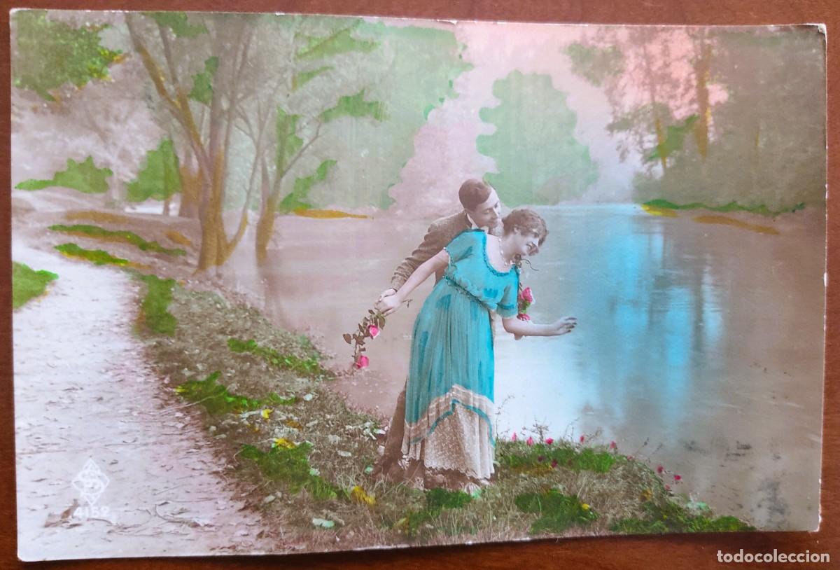 Postkarten: POSTAL COLOREADA DE UNA JOVEN PAREJA - SAR 4152 - FECHADA 1919