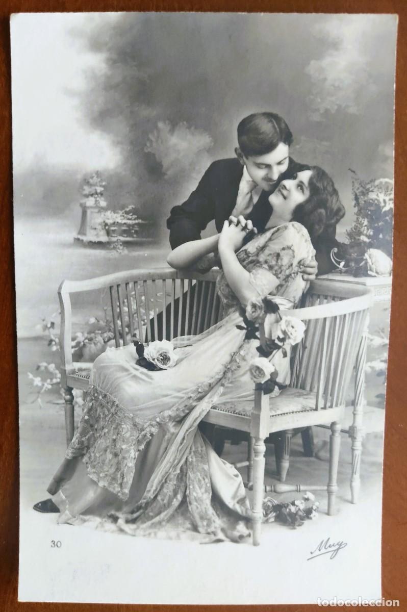 Postales: POSTAL DE UNA JOVEN PAREJA - MUY 30