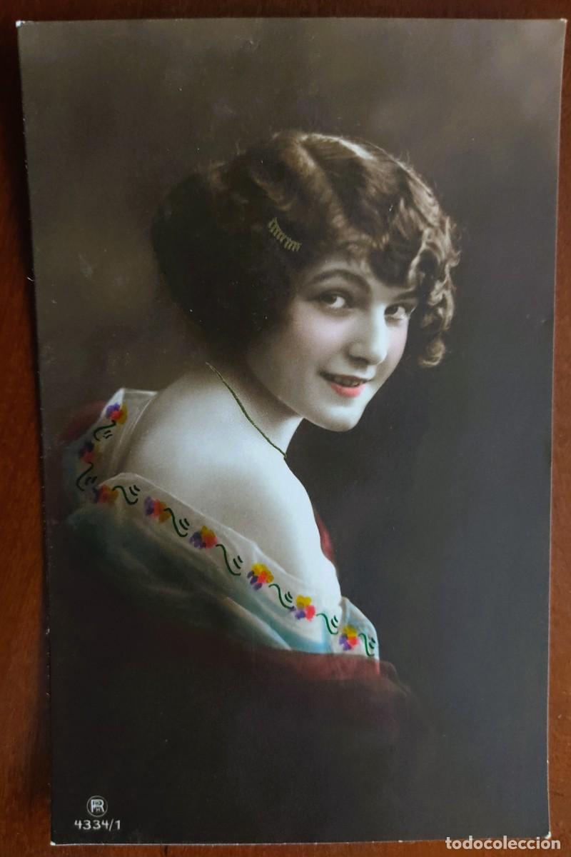 Postales: POSTAL COLOREADA DE UNA JOVEN - RPH 4334/1 - FECHADA 1915