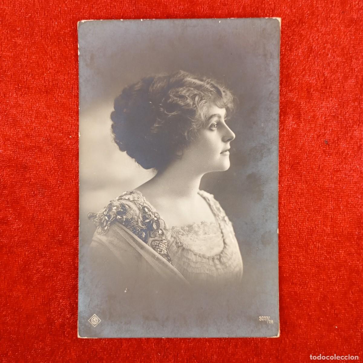 Postales: POSTAL - RETRATO FEMENINO - C. 1900 - MODERNISTA - DAMA ELEGANTE - GALANTE - RAR&Iacute;SIMA / 856