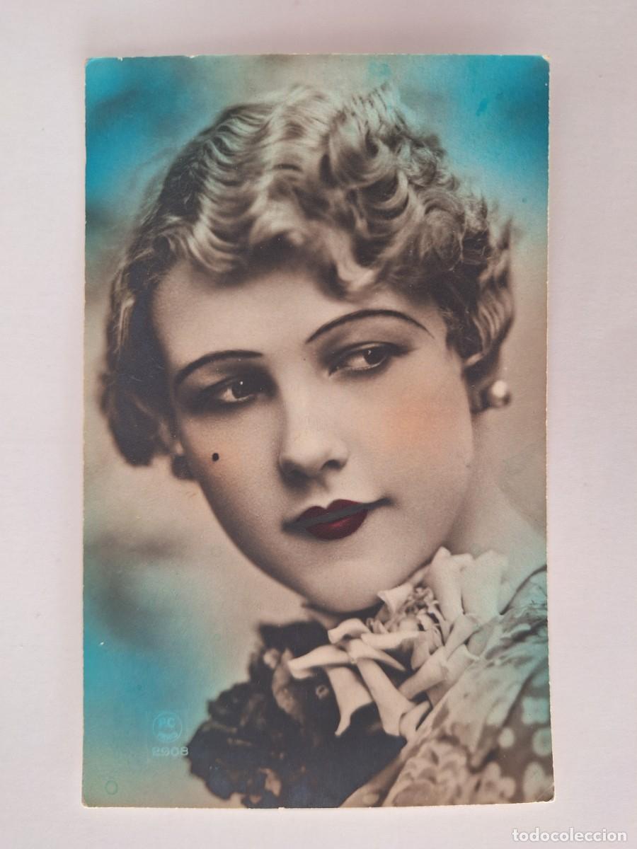 Postales: TARJETA POSTAL MUJER POSANDO JOVEN EPOCA RV 2902