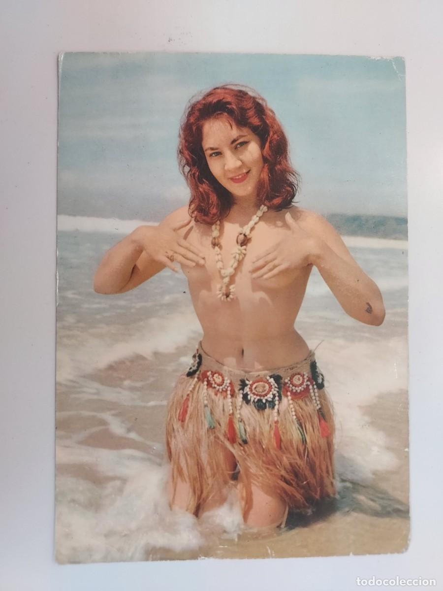 Postales: POSTAL VINTAGE CHICA CON FALDA DE HULA EN EL MAR. LES PLAISIRS DE LA MER. CIRCULADA 1961