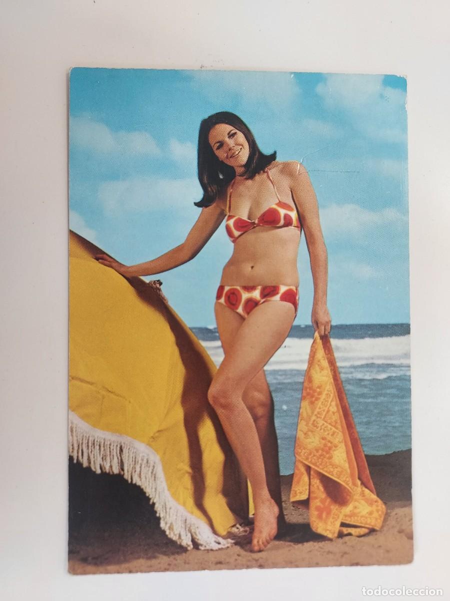 Postales: POSTAL VINTAGE CHICA EN BIKINI EN PLAYA, SOMBRILLA TOALLA. SIN CIRCULAR. 1971. CYZ