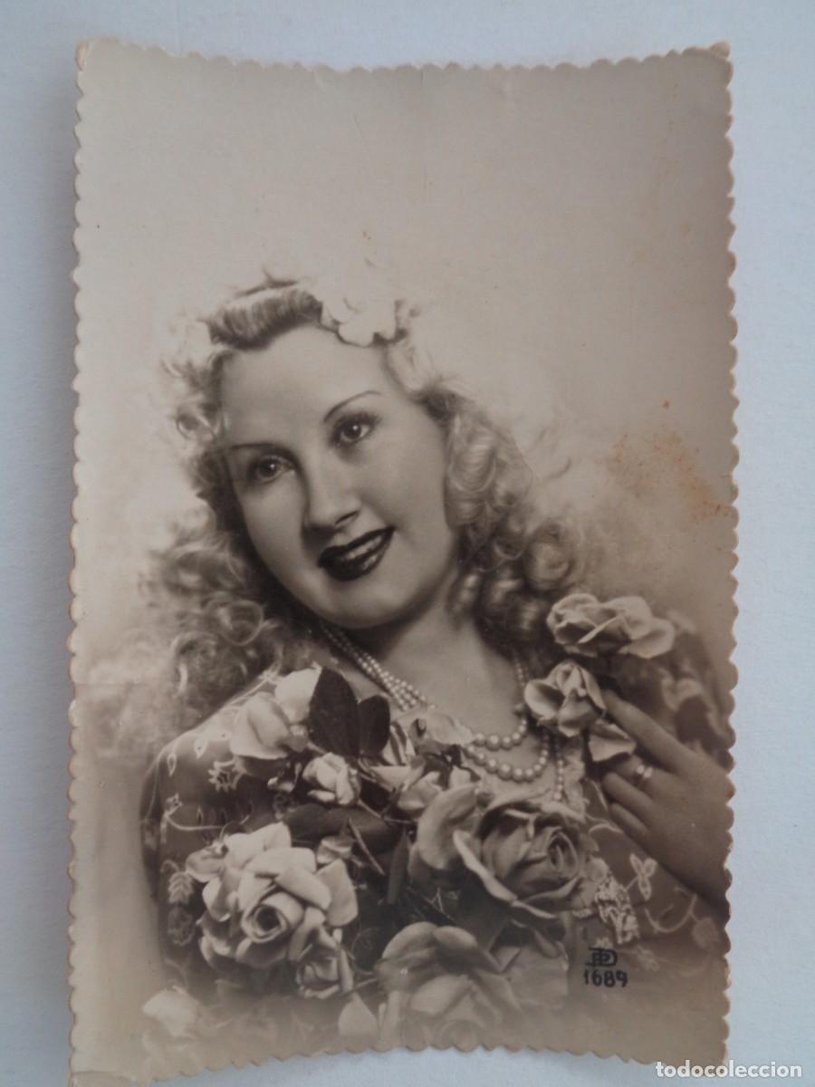 Postales: POSTAL GALANTE CON BELLA SE&Ntilde;ORITA Y FLORES , A&Ntilde;OS 40